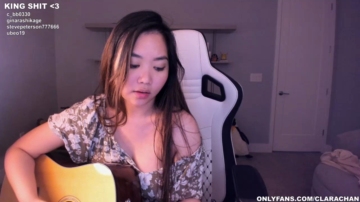 Clara_Chan  17-07-2021 footjob Female